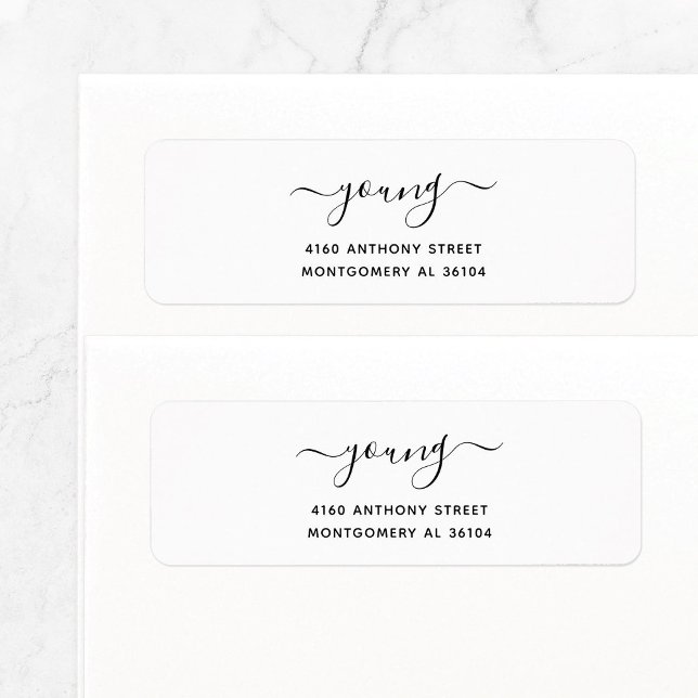 Nom manuscrit moderne et adresse de retour 08a. (Simple, basic return address label features modern, elegant script family name with swashes.)