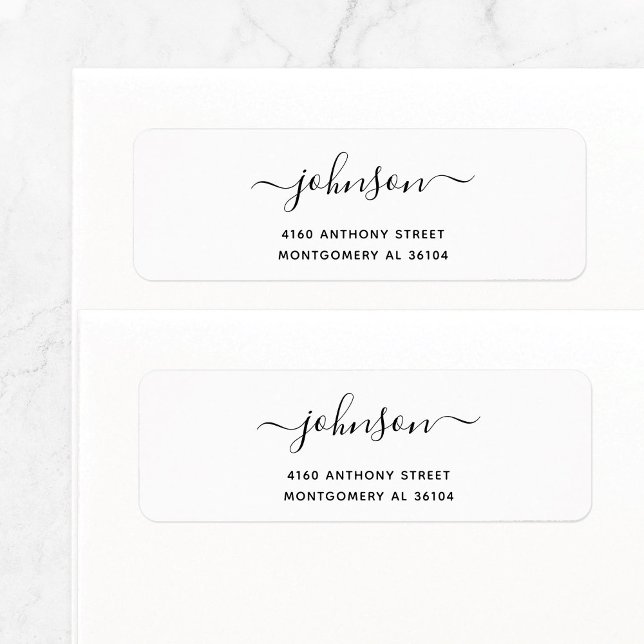 Nom manuscrit moderne et adresse de retour 08b. (Simple, basic return address label features modern, elegant script family name with swashes.)