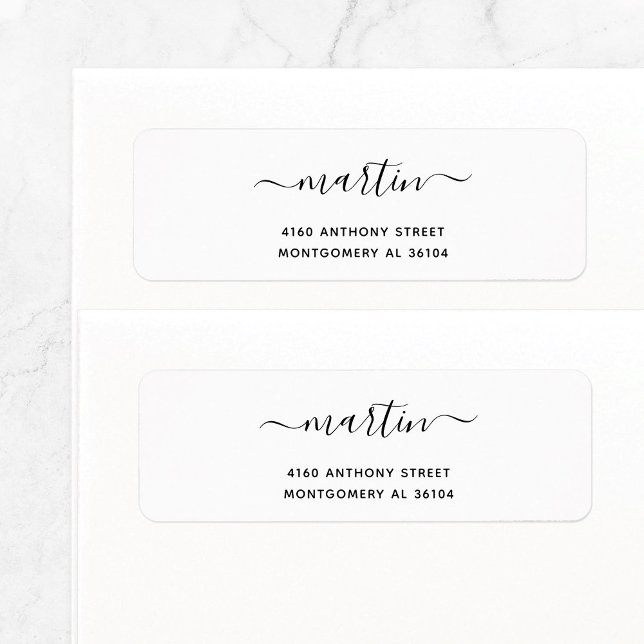 Nom manuscrit moderne et adresse de retour 08e. (Simple, basic return address label in black and white features modern script name with swashes.)