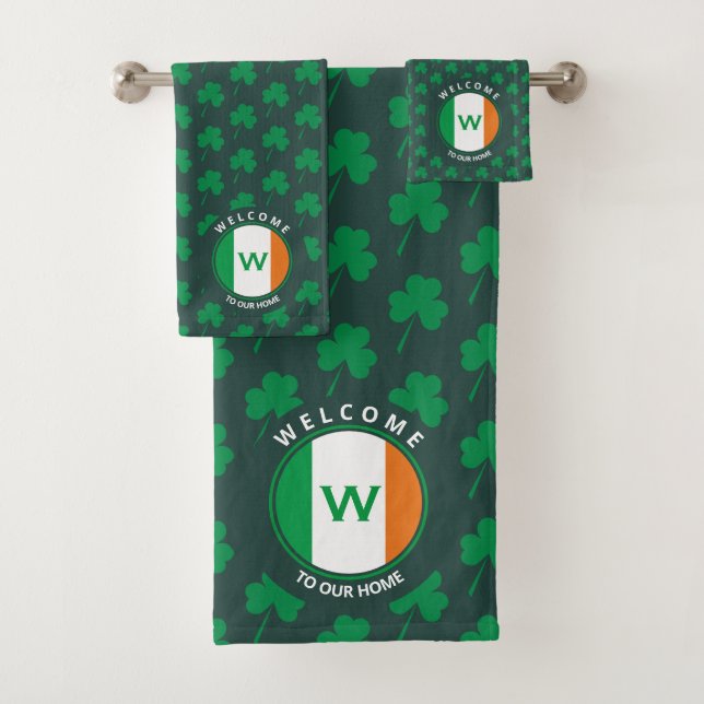 Nom moderne Monogram Irish Flag Shamrock (En situation)
