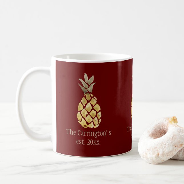 Nom personnalisé Pineapple Rustic Red Coffee Mug (Avec donut)