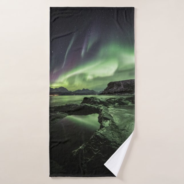 Northern Lights Norway Bath Towel (Bath Towel)