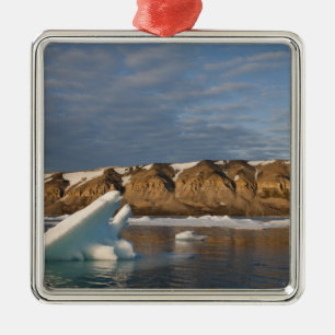 Norway, Svalbard, Spitsbergen Island, Setting Metal Ornament