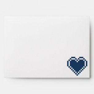 Nos cœurs 8 bits dans des enveloppes bleues marine