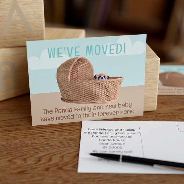 Nous avons déplacé Panda Moving Faire-part carte p (A cute panda themed change of address postcards just for you to add your new details)