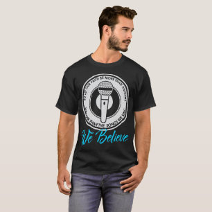 Nous croyons le T-shirt foncé de base des hommes