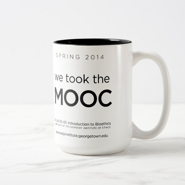"Nous la tasse avons pris MOOC" (le XL) (Droit)