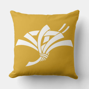 Nozuru Throw Pillow