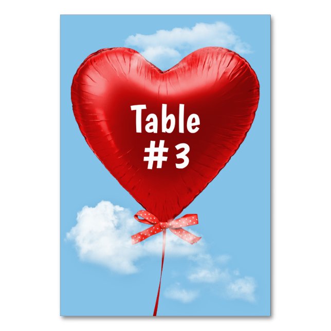 Numéro De Table Ballon en forme de cœur rouge dans les nuages (Par défaut)