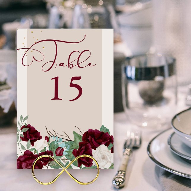 Numéro De Table Bourgogne rouge et ivoire Rose élégant floral (Table Number Card with elegant calligraphy and border of burgundy red and ivory roses)