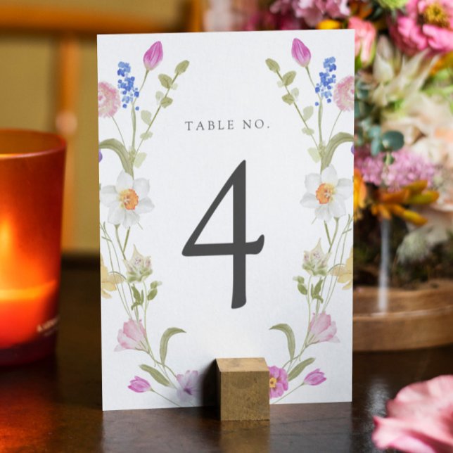 Numéro de table de floraison de fleurs sauvages (Créateur téléchargé)