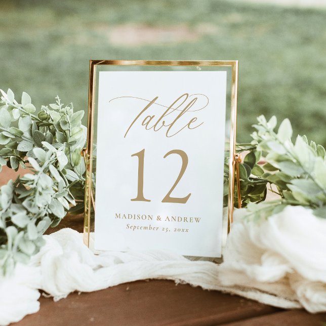 Numéro de table de mariage en calligraphie dorée m (Créateur téléchargé)