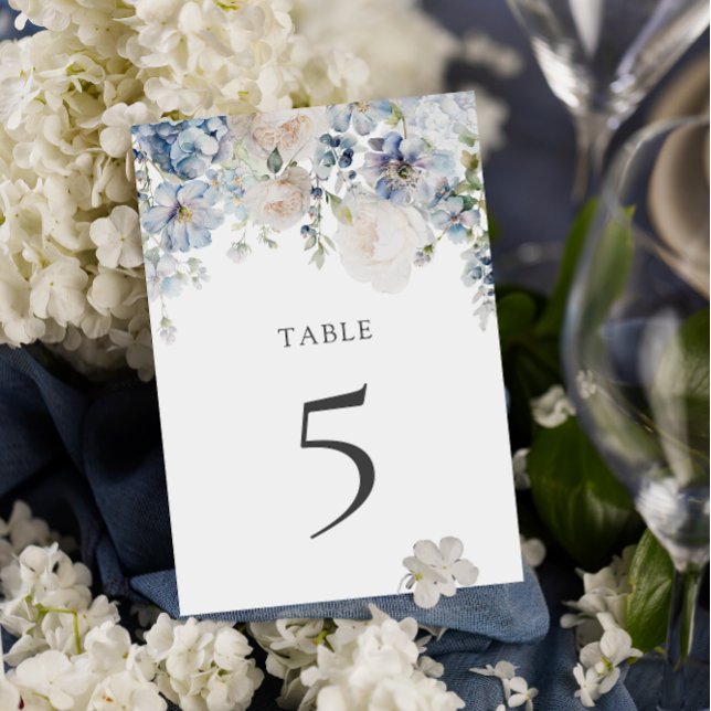 Numéro de table de mariage floral bleu poussiéreux (Créateur téléchargé)