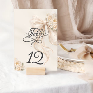 Numéro de table floral à ruban élégant