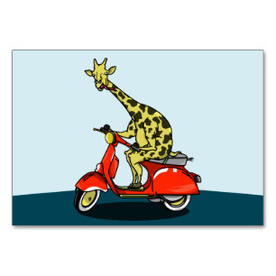Numéro De Table Giraffe chevauchant un scooter rouge