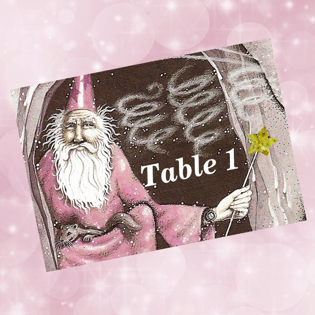 Numéro De Table Magique Ancien Assistant Elfe Magique Wand Star (Old wizard pink robes ferret star magic wand in cave on event table cards.)