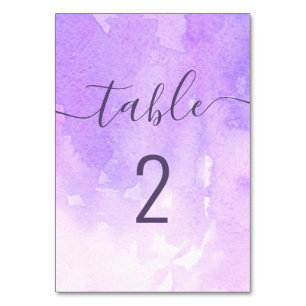 Numéro De Table Mariage aquarelle violet. Écriture simple lilas