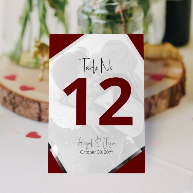 Numéro De Table Mariage Décontracté de la Bourgogne moderne "Nothi (Modern Burgundy / Wine Minimalist Table Number for Your Wedding)
