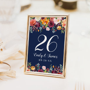 Numéro De Table Monogramme de mariage floral automnal bordeaux rus