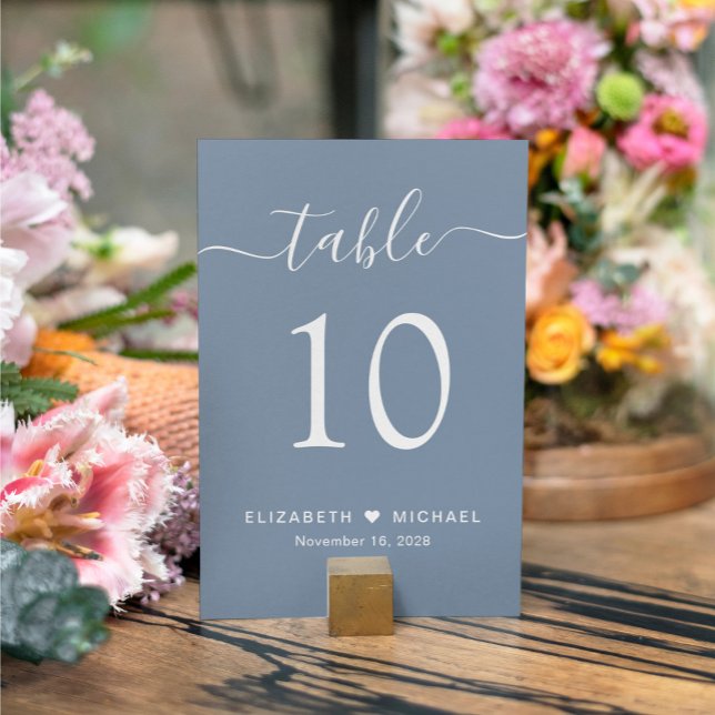 Numéro De Table Réception de mariage Chic Script Bleu Poussiéreux (Créateur téléchargé)