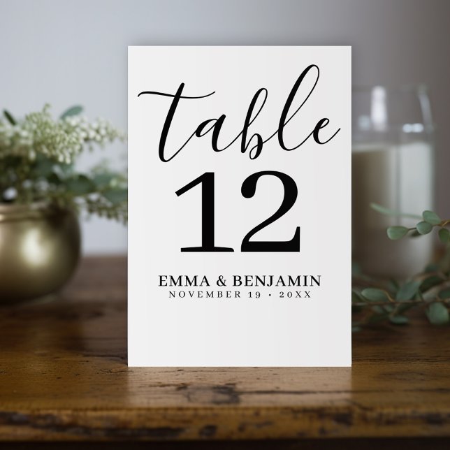 Numéro De Table Siège mariage - Script minimal noir blanc - (Modern, minimal table number sign for a wedding)