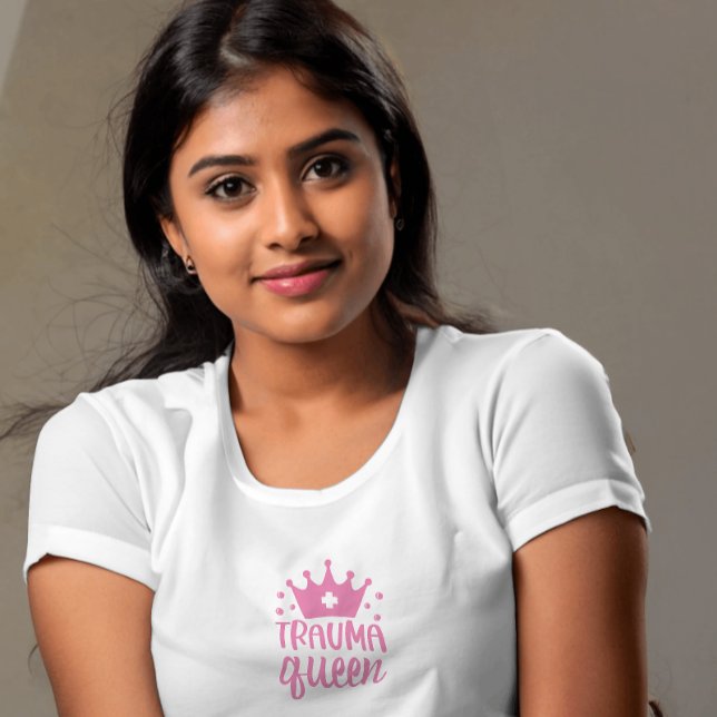 nurse gift pink minimalist queen  T-Shirt (Creator Uploaded)