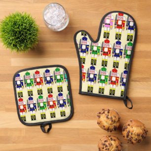 Nutcrackers Christmas Oven Mitt & Pot Holder Set