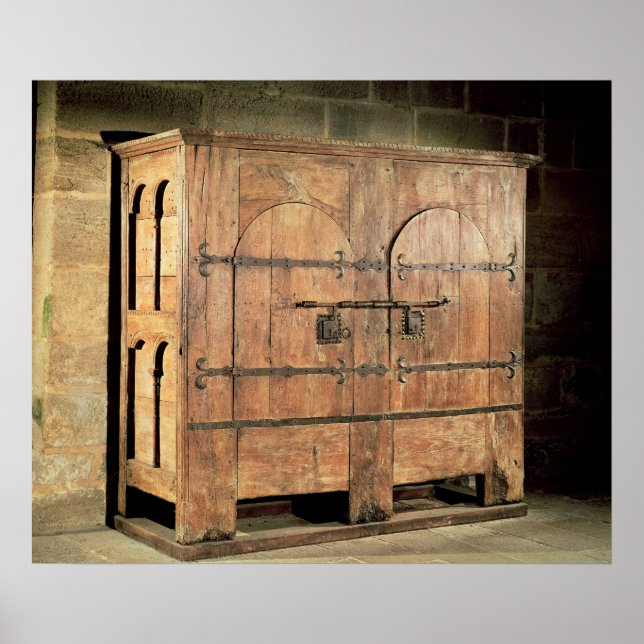 Oak chest of drawers poster (Front)