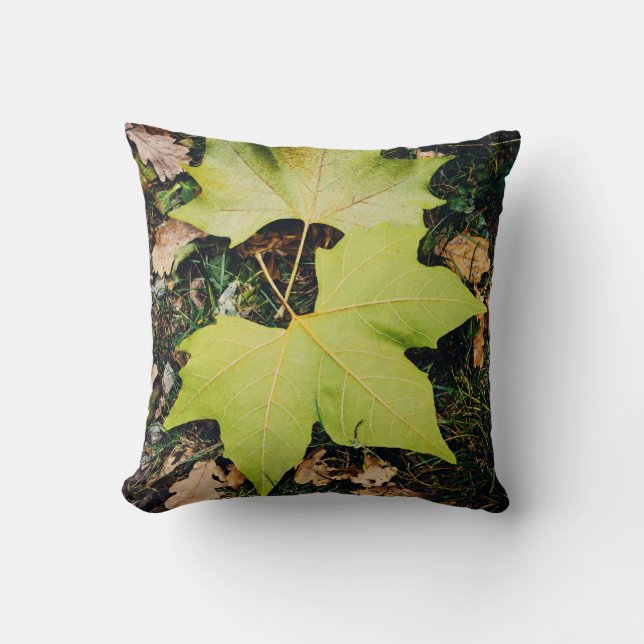 Oak tree green leaves throw pillow (Front)