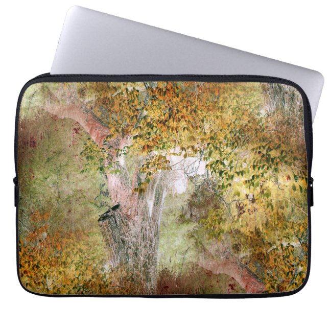 Oak tree in the Fall.... Laptop Sleeve (Front)