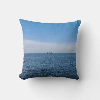 Océan avec coussin de navire