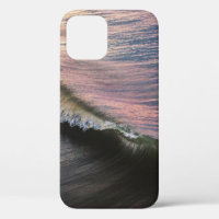OCEAN WAVES CRASHING ON SHORE DURING DAYTIME
