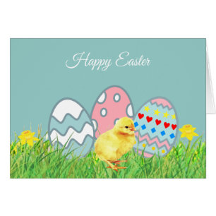 Oeufs de Pâques peints et poulets mignons