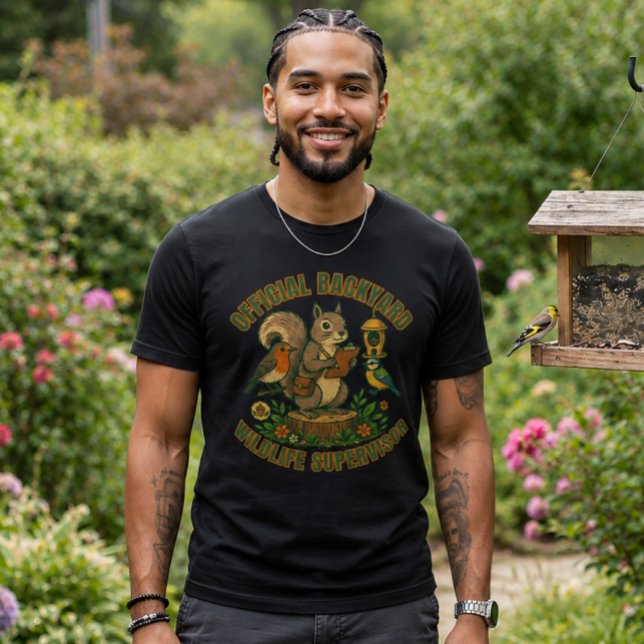 Official Backyard Wildlife Supervisor Funny  T-Shirt (Backyard Wildlife Supervisor 🐿️🐦)