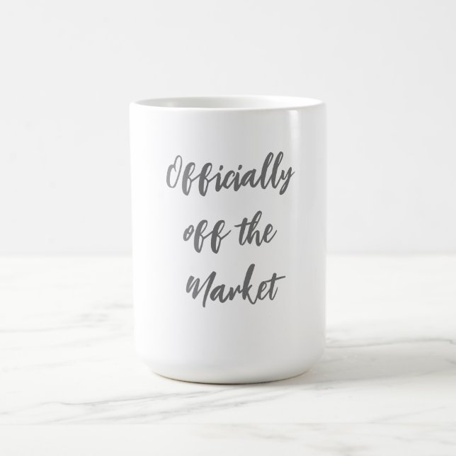 Officiellement hors du marché classique Mug (Centre)