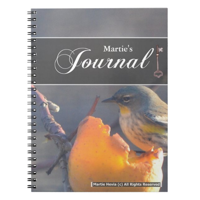 Oiseau sur un Apple Journal à moitié mangé (Devant)
