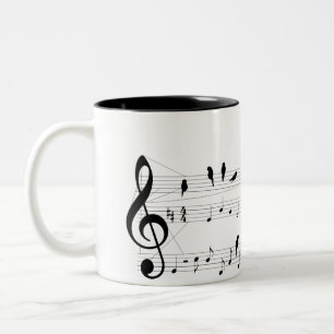 Oiseau sur une tasse de score