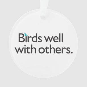 Oiseaux bien avec d'autres