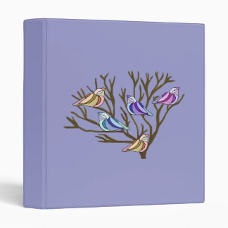 Oiseaux dans un classeur d'arbre