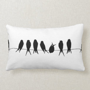 Oiseaux sur un coussin noir et blanc de fil de