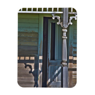 Old, abandoned homestead magnet