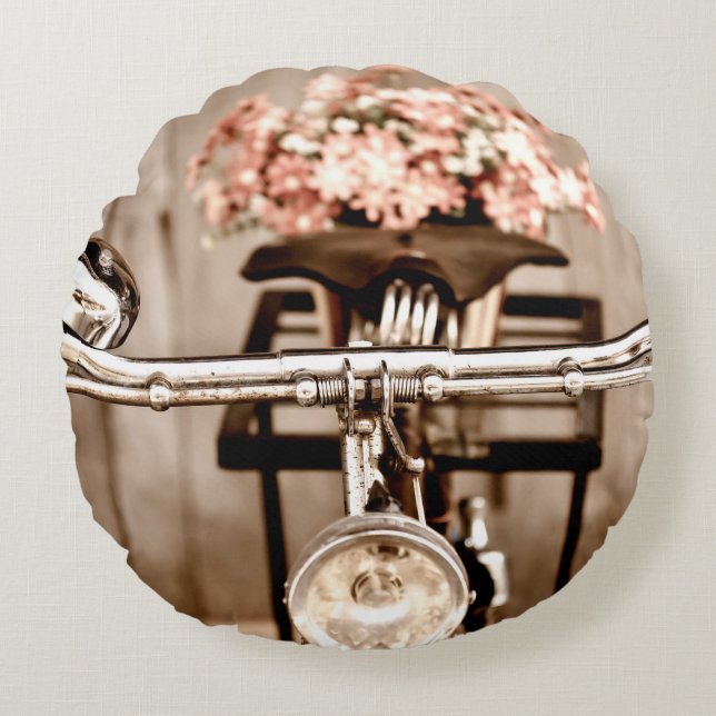 Old bicycle and flowers blur in background process round pillow (Front)