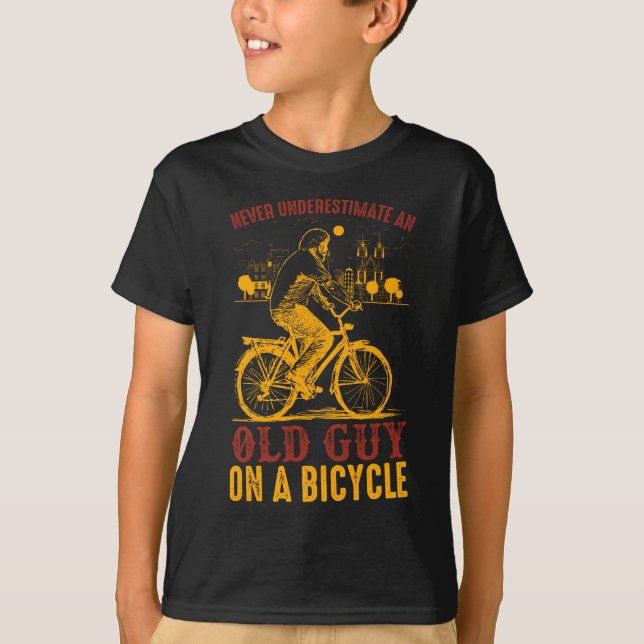 Old Biker Design | Bicycle | never underestimate  T-Shirt (Front)