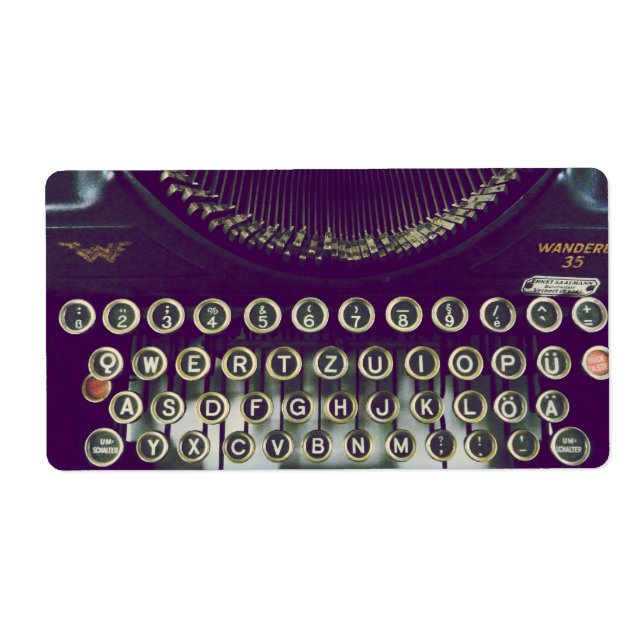 Old fashioned typewriter (Front)