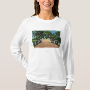 Old North Bridge View of Minute Man Statue T-Shirt
