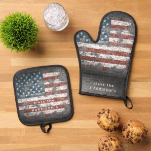 Old Painted Patriotic USA Flag Personalized Oven Mitt & Pot Holder Set