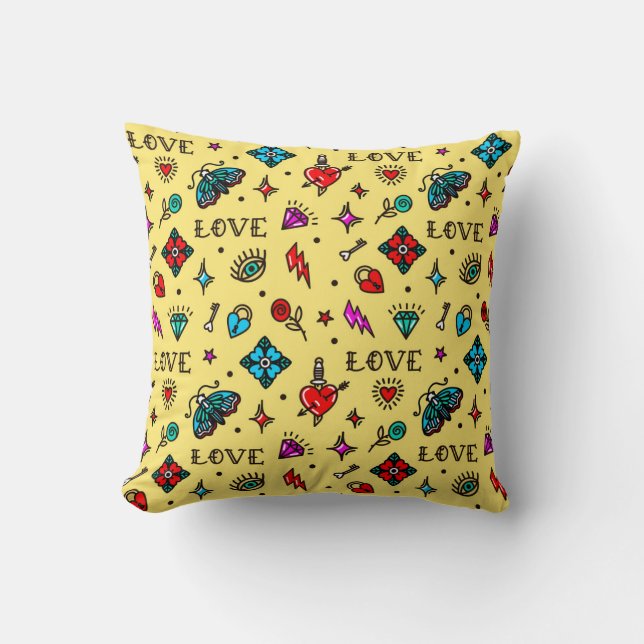 Old School Tattoo Love Pattern Throw Pillow (Front)