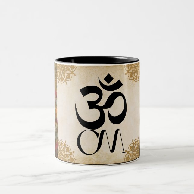 Om Symbole Mug (Centre)