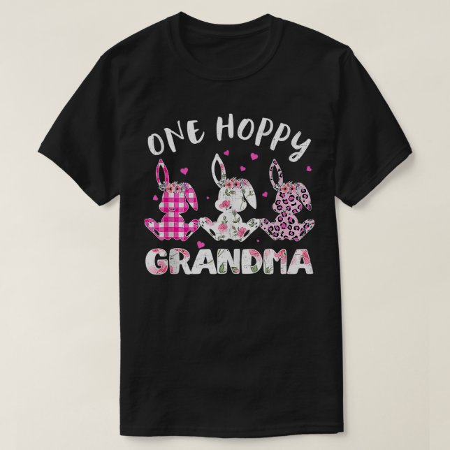 One Hoppy Grandma Easter Bunny Leopard Plaid Costu T-Shirt (Design Front)