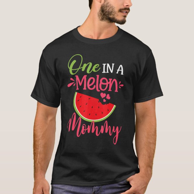 One In A Melon Mommy Watermelon Family Birthday Pa T-Shirt (Front)